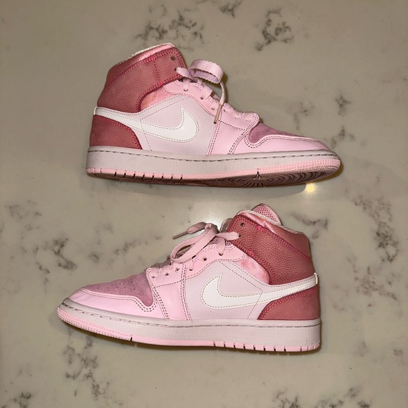 COPY - Pink Jordan 1 - Picture 5 of 10